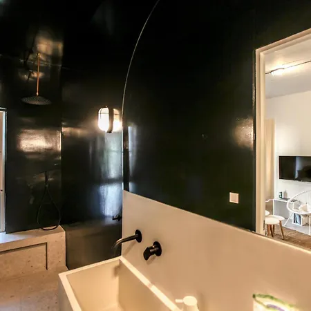 Convent-βand αpartment *